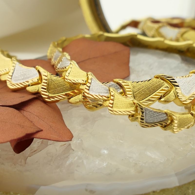 Image 2 of 22 carat bicolor gold fantasy link necklace
