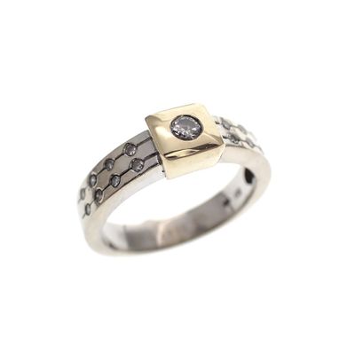 Image 1 of Two-tone gold ring with diamonds; 0.24 ct.