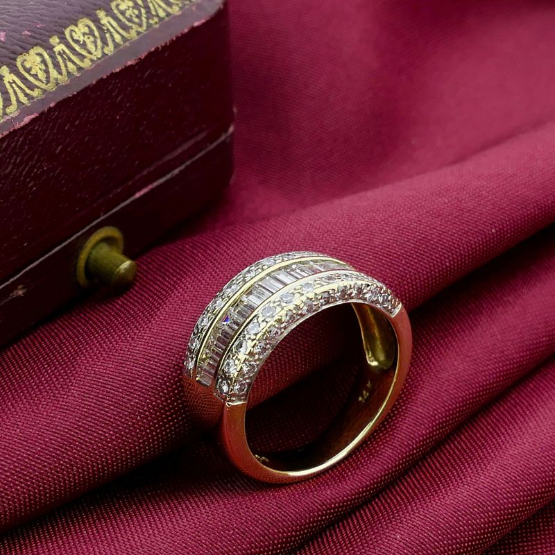 Image 2 of Gold ring with diamonds; 1.20 ct.