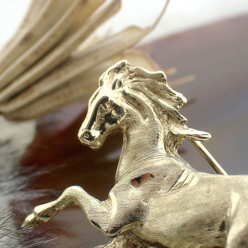 Image 8 of Golden brooch of a horse