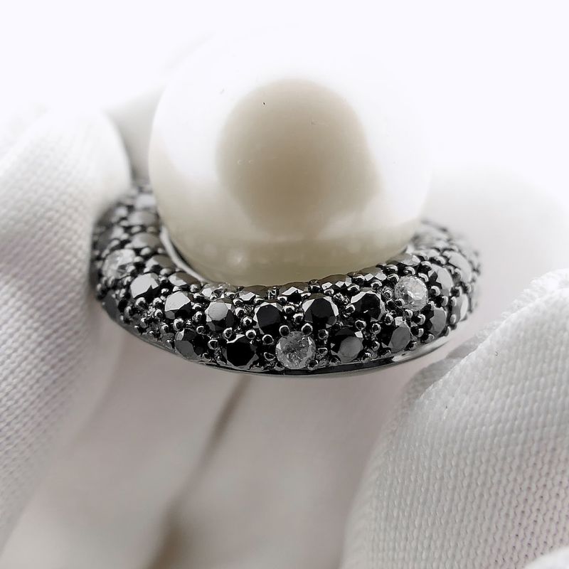 Image 4 of Black gold pendant with pearl and diamonds in black and white 0.73 ct.