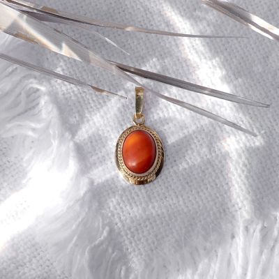 Image 2 of Antique gold pendant with blood coral