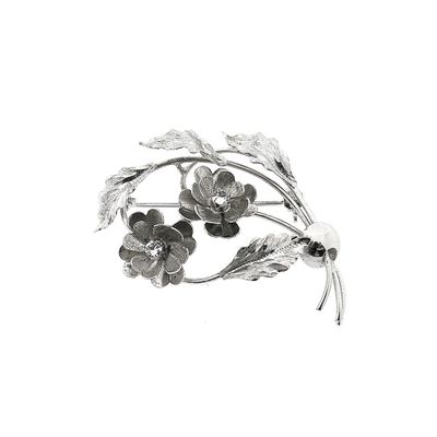 Image 1 of White gold brooch with diamonds; 0.12 ct.