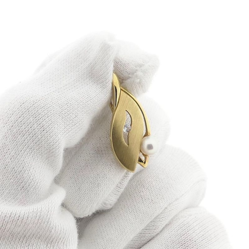 Image 8 of Gold pendant set with pearl and zirconia