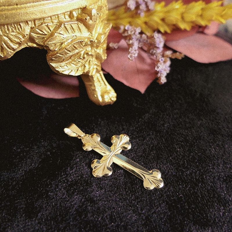 Image 2 of Gold pendant of a cross