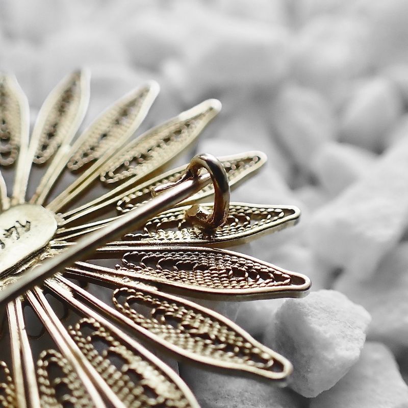 Image 7 of Gold brooch as a flower | Vintage