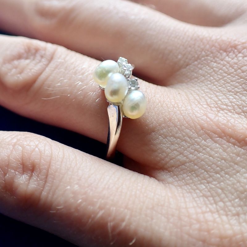 Image 4 of White gold ring with pearl and diamond