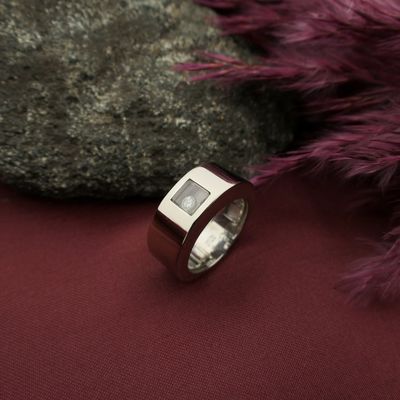 Image 2 of White gold Chopard Happy Diamonds ring; 0.05 ct.