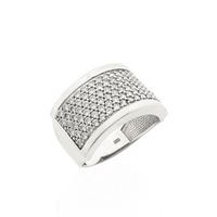 White gold pavé ring with zirconia