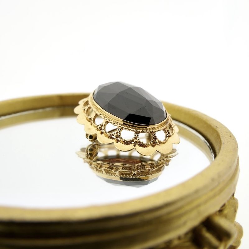 Image 10 of Antique gold brooch/pendant with garnet