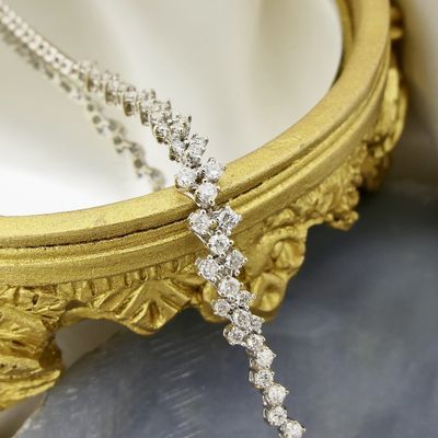 18-karat white gold fantasy link bracelet with diamond; 1.45 ct. | 19 cm Image 2 of 18-karat white gold fantasy link bracelet with diamond; 1.45 ct. | 19 cm