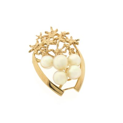 Vintage gold pendant/brooch with pearls Image 2 of Vintage gold pendant/brooch with pearls