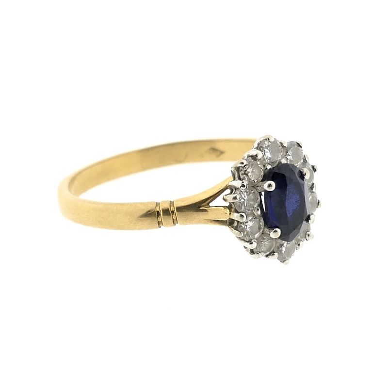 Image 7 of 18-karat gold ring with sapphire and diamond | 0.30 ct.