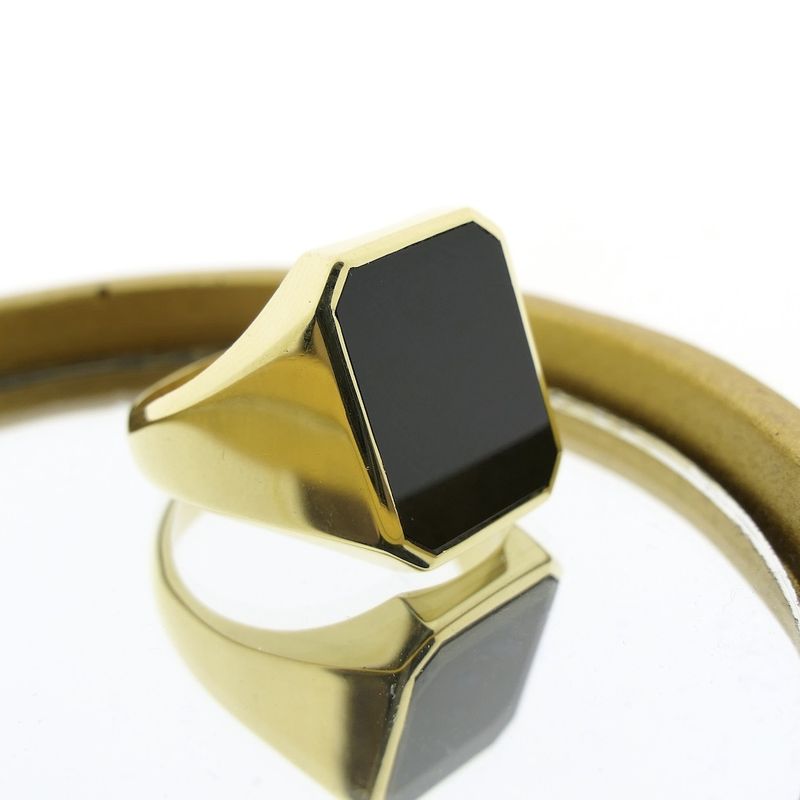 Image 7 of Gold signet ring with onyx