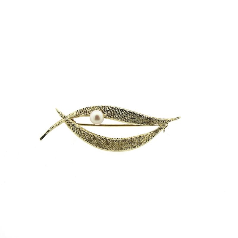 Image 1 of Gold brooch as a feather with pearl