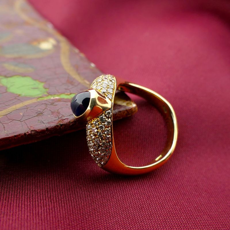 Image 1 of Gold ring with sapphire and diamonds; Approx. 0.86 ct.