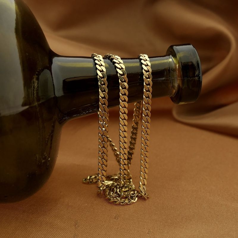 Image 2 of 8-karat flat gourmet link chain | 50 cm