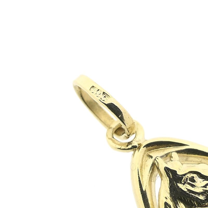 Image 6 of Gold pendant of a horse's head with a bracket
