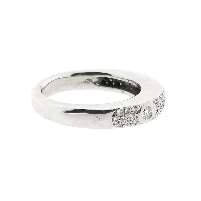 Image 7 of White gold pavé ring with diamonds