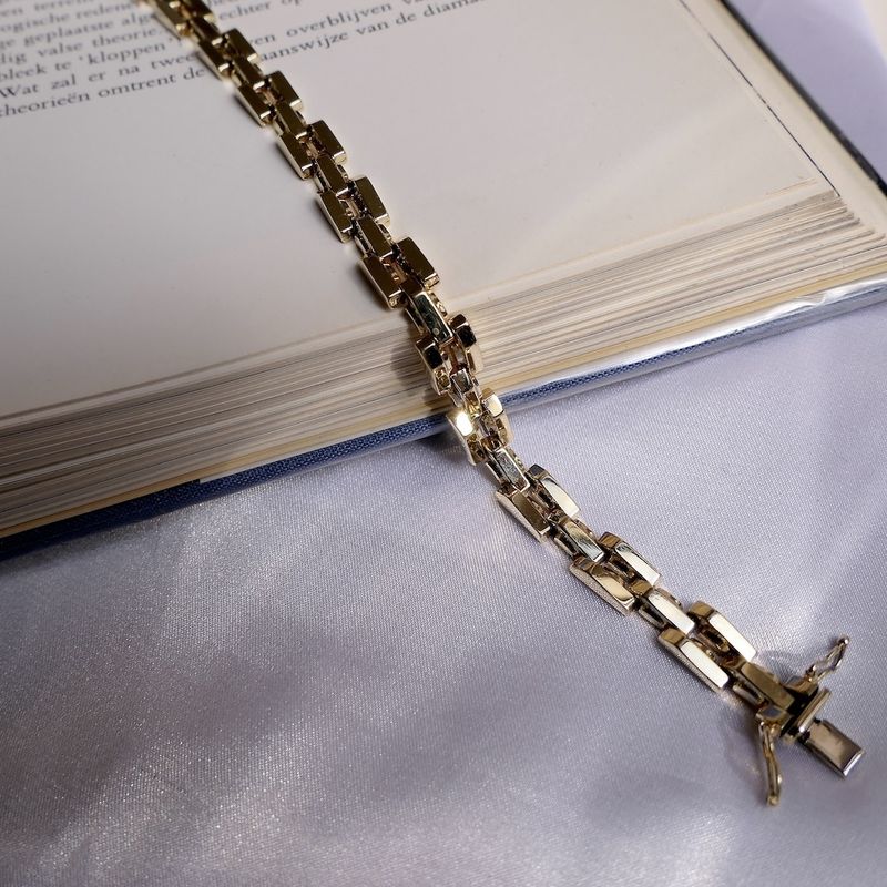 Image 2 of Gold Bismarck link bracelet