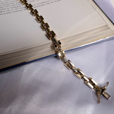 Gold Bismarck link bracelet Image 2 of Gold Bismarck link bracelet