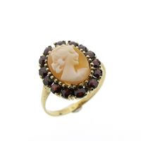 8K Vintage ring with cameo and garnet
