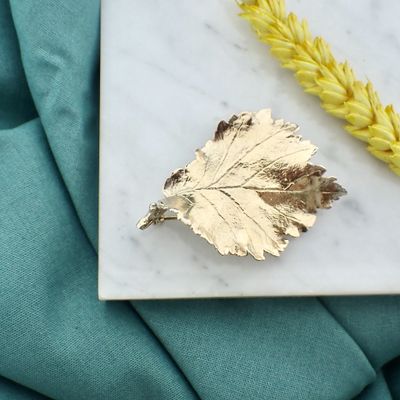 Silver plated brooch of a leaf Image 2 of Silver plated brooch of a leaf