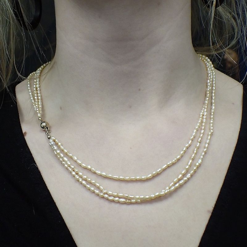 Image 3 of Pearl necklace with gold clasp.