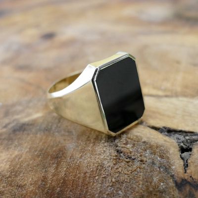 Image 2 of Gold signet ring with onyx