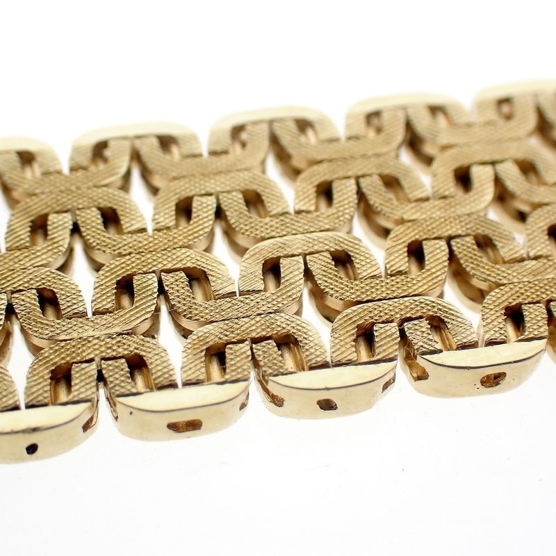 Image 3 of Vintage gold bracelet with pattern
