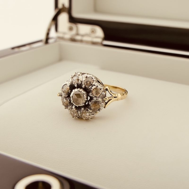 Image 2 of Gold Victorian ring with rose-cut diamonds; approx. 0.21 ct.