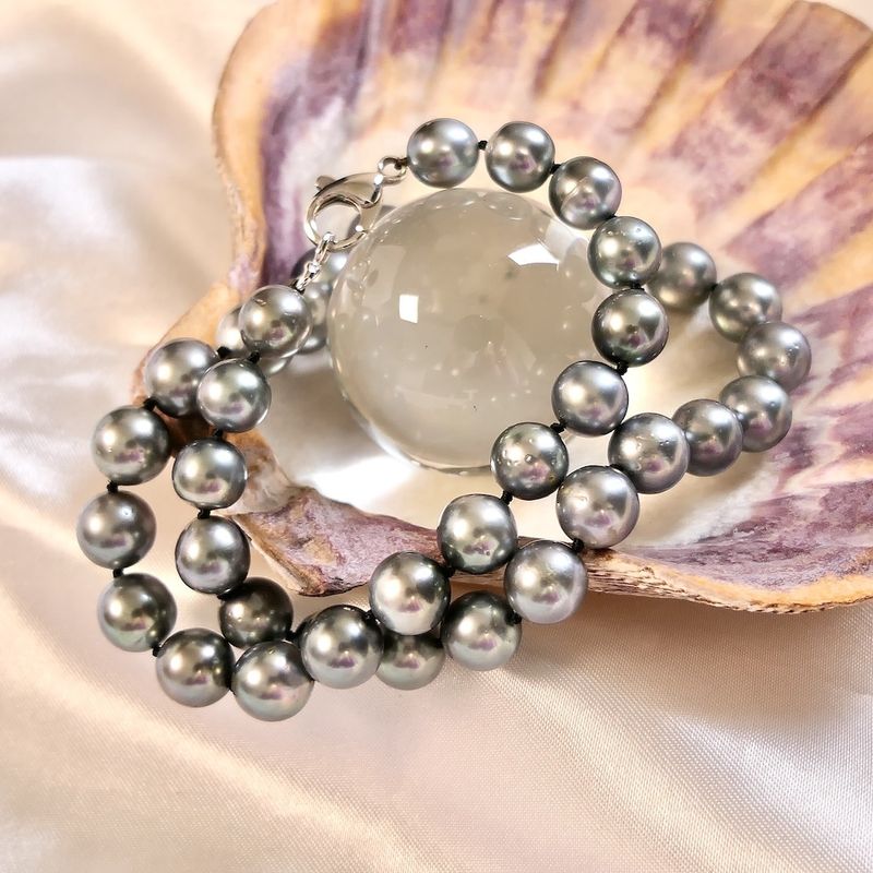 Image 2 of Tahitian pearl necklace with white gold clasp | 46 cm