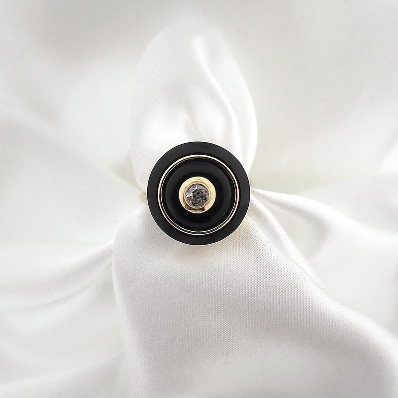 Image 7 of Gold ring with onyx and diamond | Art Deco