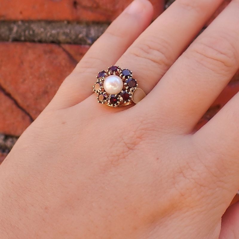 Image 4 of Ring with garnet stones and pearl | Vintage