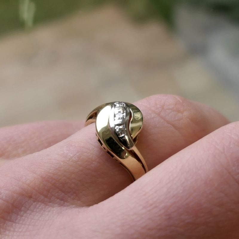 Image 7 of Two-tone gold ring with diamond; 0.06 ct.