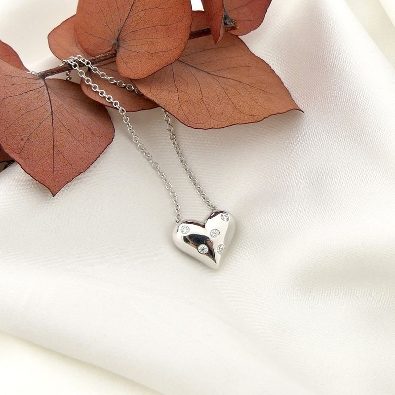 Image 2 of White gold Tiffany & Co. 'Etoile' necklace with a heart pendant and diamond; 0.15 ct. | 41.5 cm