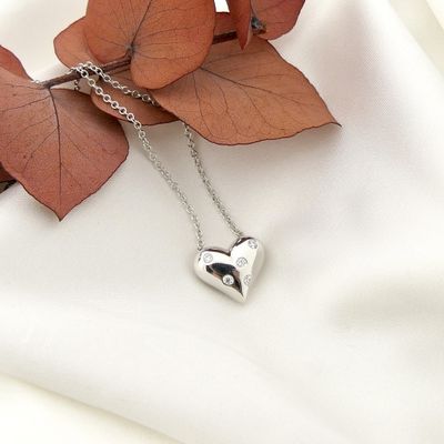 White gold Tiffany & Co. 'Etoile' necklace with a heart pendant and diamond; 0.15 ct. | 41.5 cm Image 2 of White gold Tiffany & Co. 'Etoile' necklace with a heart pendant and diamond; 0.15 ct. | 41.5 cm