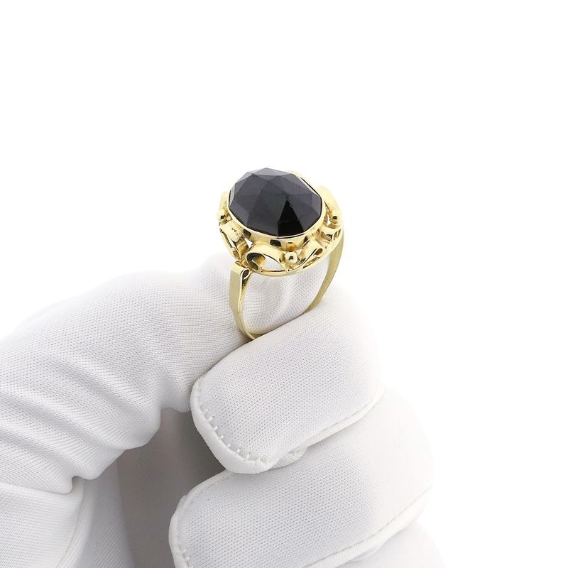 Image 8 of Vintage gold ring with garnet