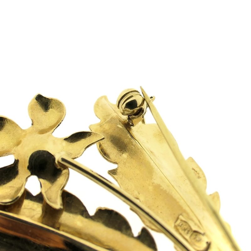 Image 7 of Gold Art Nouveau brooch with garnet.