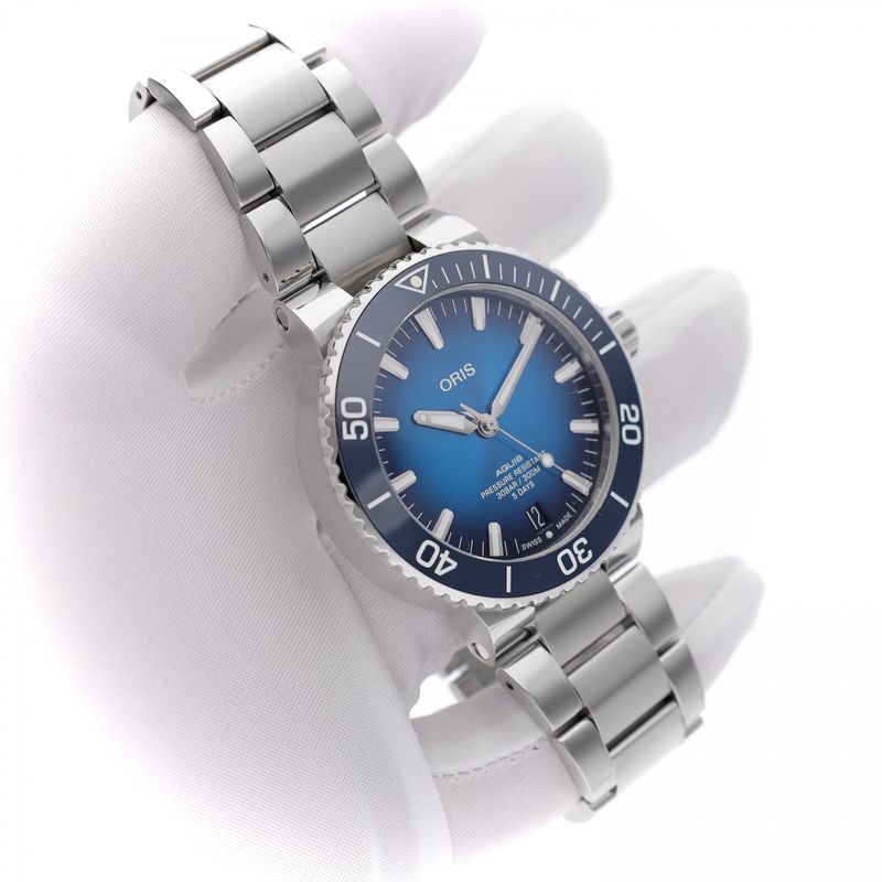 Image 12 of Oris Aquis Date 5-Days 43.5mm Automatic Watch
