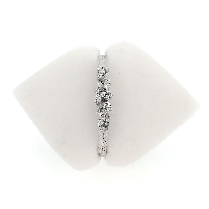 Image 1 of White gold herringbone link bracelet with 1.45 ct. diamonds | 17.5 cm