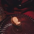 Image 2 of Vintage gold brooch/pendant with cameo