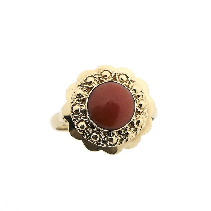 Image 3 of Gold ring with red coral | Vintage