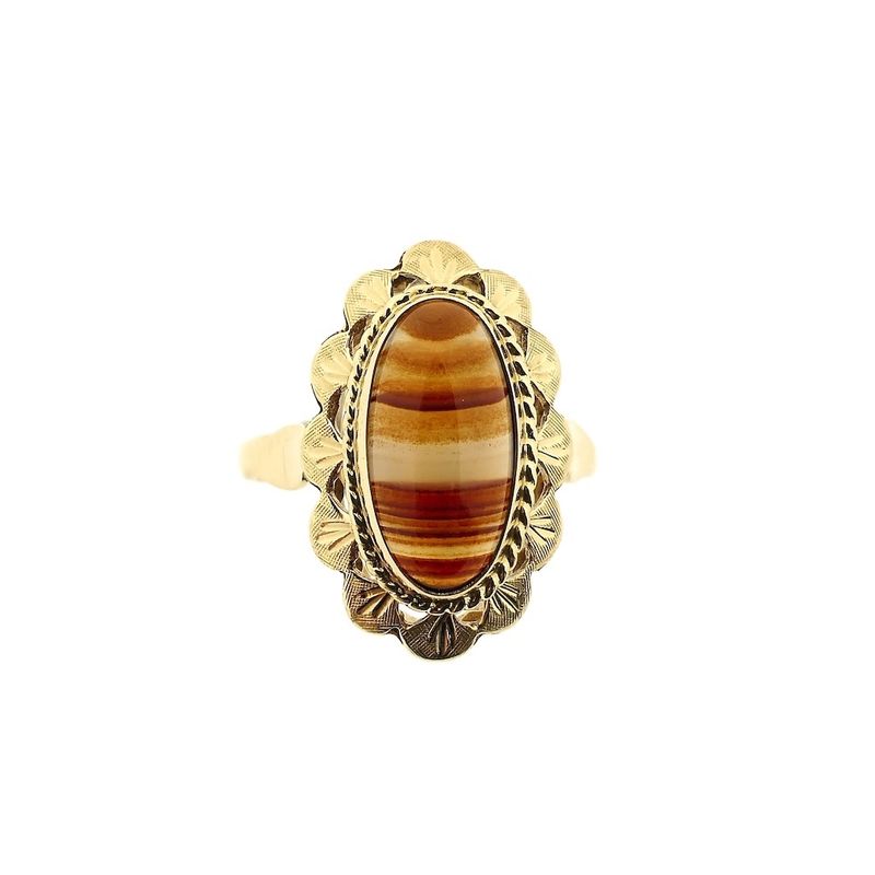 Image 4 of Vintage gold ring with carnelian bandagate