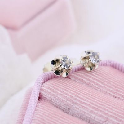 Image 2 of White gold stud earrings with zirconia