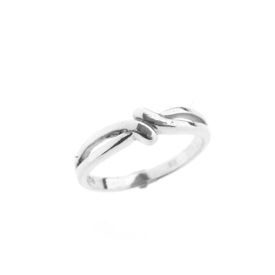 Image 1 of Silver ladies ring with knotted design