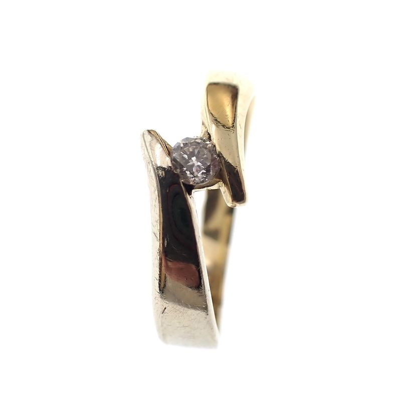 Image 3 of Two-tone gold ring with 0.14 ct diamond.