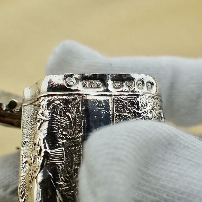 Image 3 of Vintage silver loderein box | English hallmarked