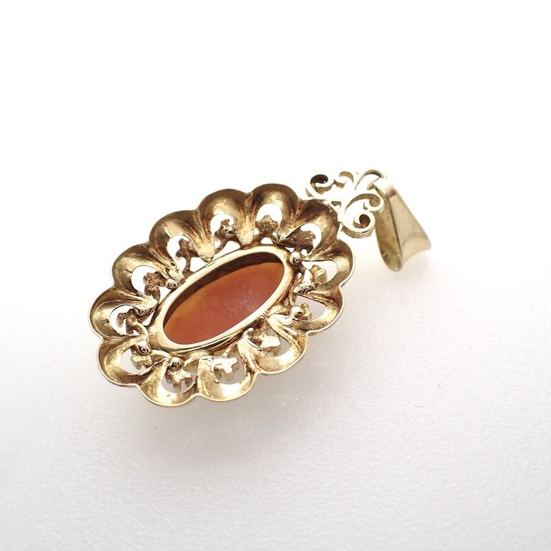 Image 4 of Vintage gold pendant with cameo