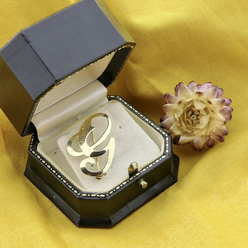 Image 2 of Gold letter brooch; letter G